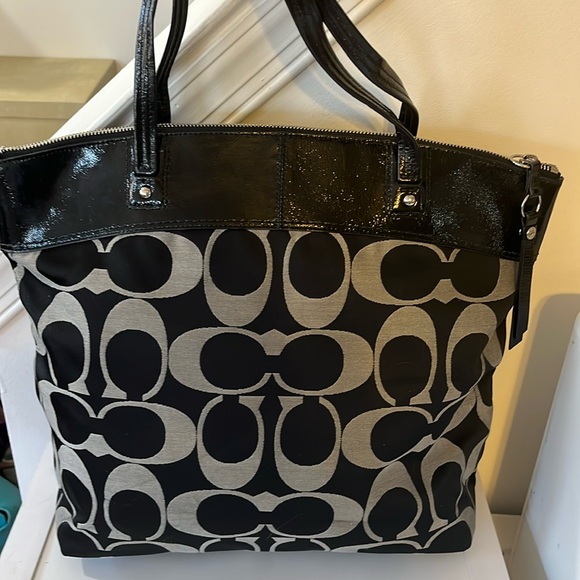 COACH LAURA NORTH SOUTH SIGNATURE TOTE BAG F18336 - Picture 6 of 9